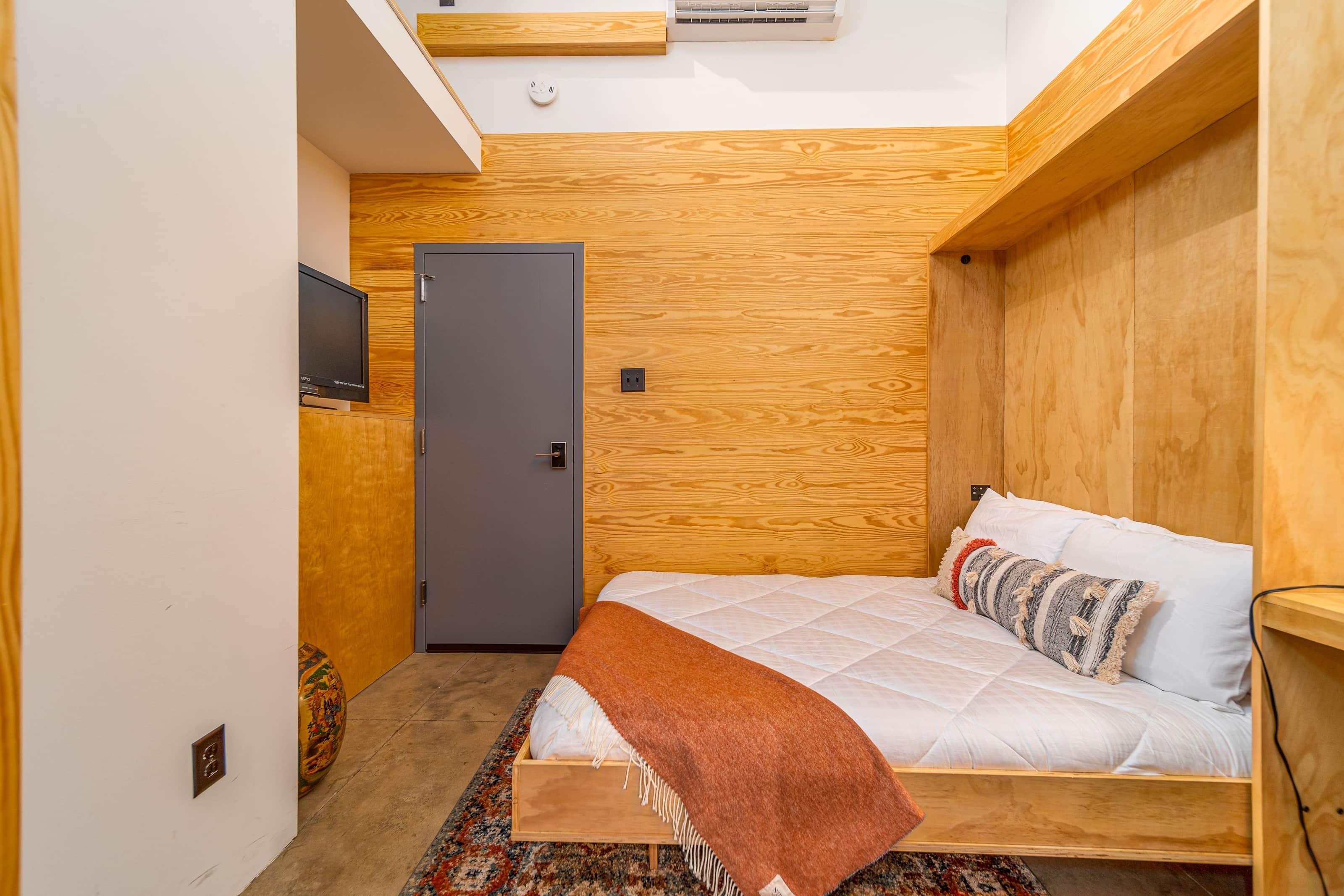 January Room Book and Table Inn